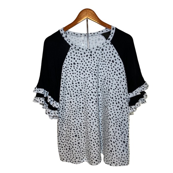 Lilypad Tops - Lilypad Size L Women Gray Black Polka Dot Ruffle Sleeve Raglan Top